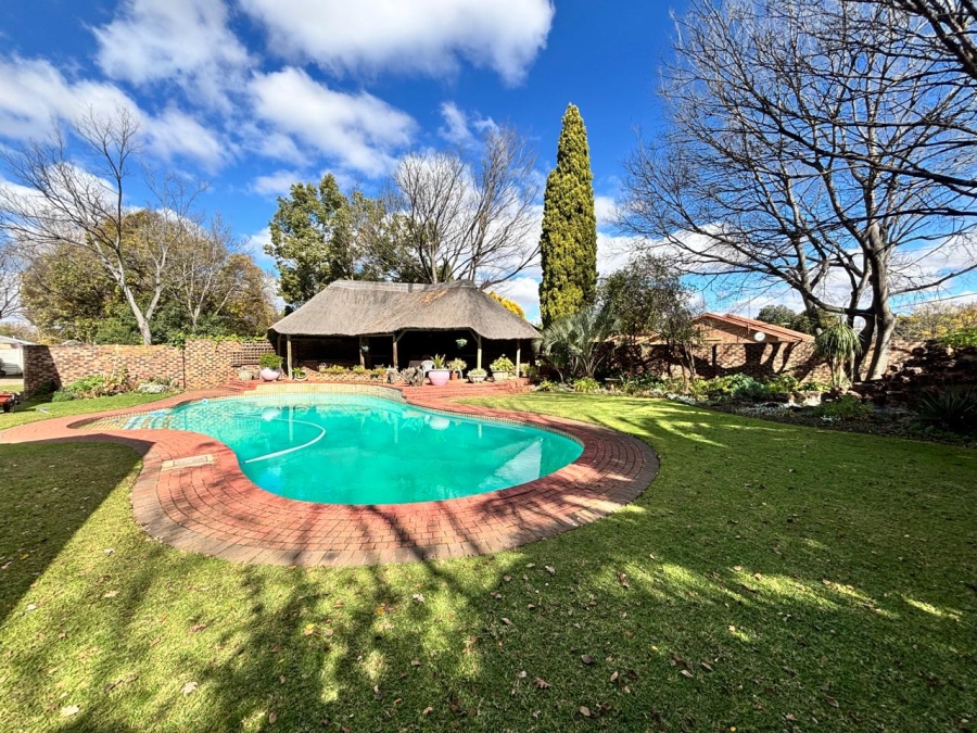 4 Bedroom Property for Sale in Parys Free State